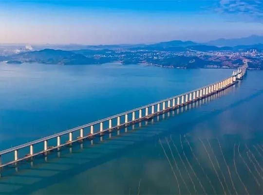 中國(guó)首條跨海高鐵開始鋪軌！高質(zhì)量砂石骨料助力高鐵建設(shè)